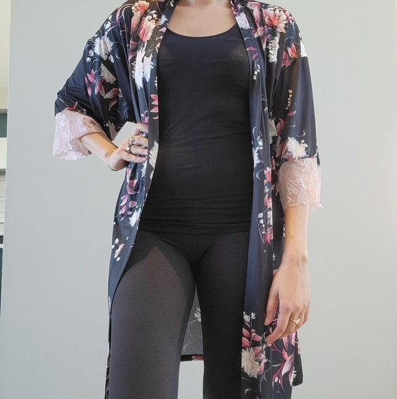 La Vie En Rose Kimono - Picture 4 of 5